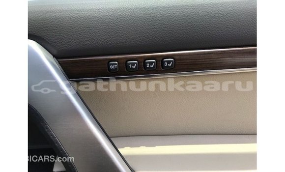 Buy Import Toyota Land Cruiser White Car in Import - Dubai in Baa Buy Import Toyota Land Cruiser White Car in Import - Dubai in Baa