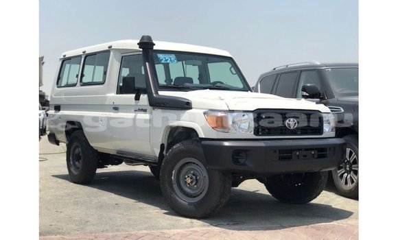 Buy Import Toyota Land Cruiser White Car in Import - Dubai in Baa Buy Import Toyota Land Cruiser White Car in Import - Dubai in Baa