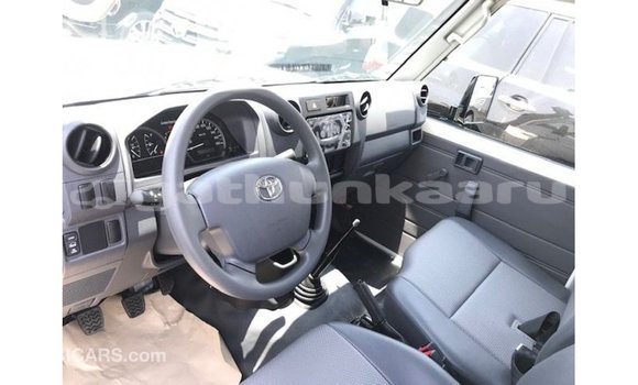 Buy Import Toyota Land Cruiser White Car in Import - Dubai in Baa Buy Import Toyota Land Cruiser White Car in Import - Dubai in Baa