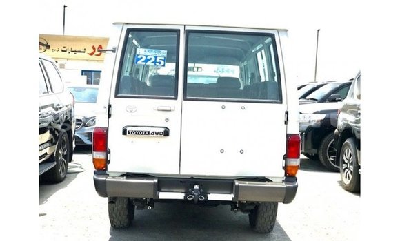 Buy Import Toyota Land Cruiser White Car in Import - Dubai in Baa Buy Import Toyota Land Cruiser White Car in Import - Dubai in Baa