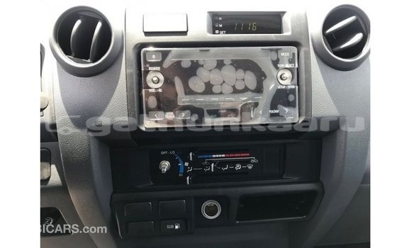 Buy Import Toyota Land Cruiser White Car in Import - Dubai in Baa Buy Import Toyota Land Cruiser White Car in Import - Dubai in Baa