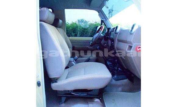 Buy Import Toyota Land Cruiser Beige Car in Import - Dubai in Baa Buy Import Toyota Land Cruiser Beige Car in Import - Dubai in Baa