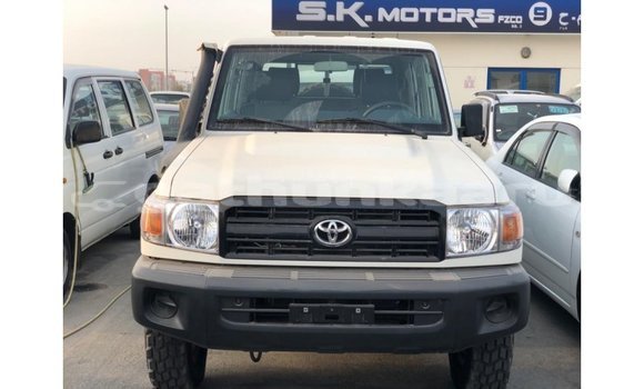 Buy Import Toyota Land Cruiser White Car in Import - Dubai in Baa Buy Import Toyota Land Cruiser White Car in Import - Dubai in Baa