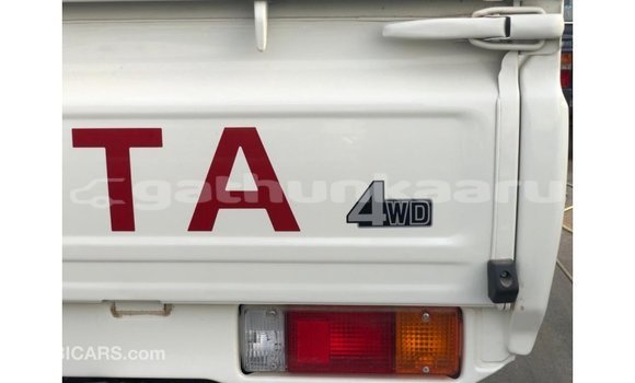 Buy Import Toyota Land Cruiser White Car in Import - Dubai in Baa Buy Import Toyota Land Cruiser White Car in Import - Dubai in Baa