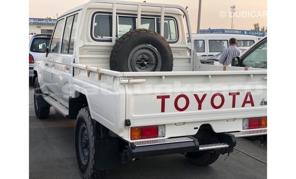 Buy Import Toyota Land Cruiser White Car in Import - Dubai in Baa Buy Import Toyota Land Cruiser White Car in Import - Dubai in Baa