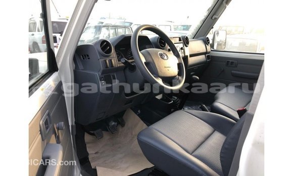 Buy Import Toyota Land Cruiser White Car in Import - Dubai in Baa Buy Import Toyota Land Cruiser White Car in Import - Dubai in Baa