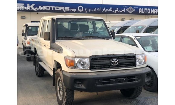 Buy Import Toyota Land Cruiser White Car in Import - Dubai in Baa Buy Import Toyota Land Cruiser White Car in Import - Dubai in Baa