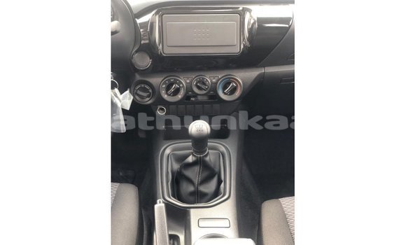 Buy Import Toyota Hilux White Car in Import - Dubai in Baa Buy Import Toyota Hilux White Car in Import - Dubai in Baa