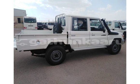 Buy Import Toyota Land Cruiser White Car in Import - Dubai in Baa Buy Import Toyota Land Cruiser White Car in Import - Dubai in Baa