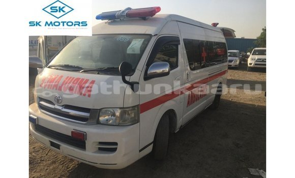 Buy Import Toyota Hiace White Car in Import - Dubai in Baa