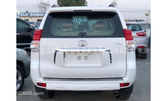 Buy Import Toyota Prado White Car in Import - Dubai in Baa Buy Import Toyota Prado White Car in Import - Dubai in Baa