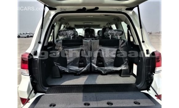 Buy Import Toyota Land Cruiser White Car in Import - Dubai in Baa Buy Import Toyota Land Cruiser White Car in Import - Dubai in Baa