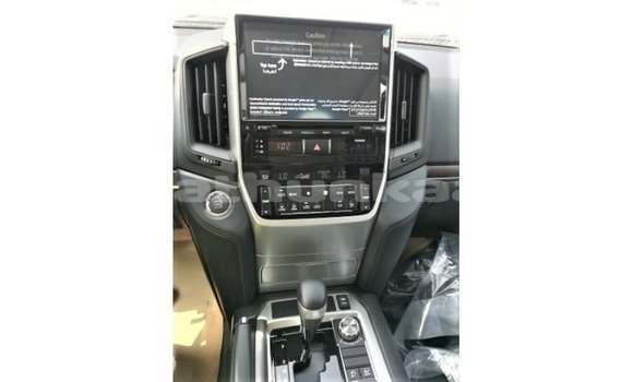 Buy Import Toyota Land Cruiser White Car in Import - Dubai in Baa Buy Import Toyota Land Cruiser White Car in Import - Dubai in Baa