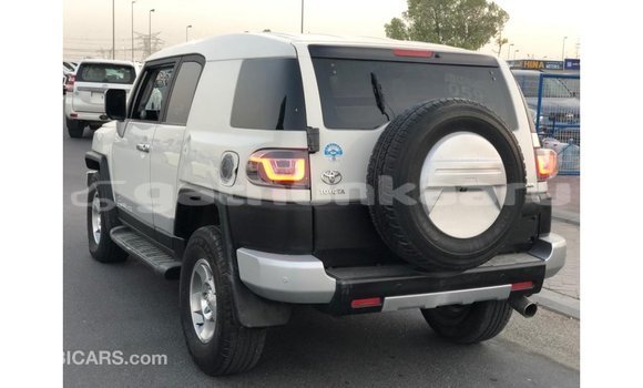 Buy Import Toyota FJ Cruiser White Car in Import - Dubai in Baa Buy Import Toyota FJ Cruiser White Car in Import - Dubai in Baa
