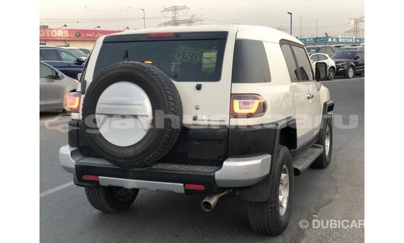 Buy Import Toyota FJ Cruiser White Car in Import - Dubai in Baa Buy Import Toyota FJ Cruiser White Car in Import - Dubai in Baa