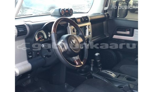 Buy Import Toyota FJ Cruiser White Car in Import - Dubai in Baa Buy Import Toyota FJ Cruiser White Car in Import - Dubai in Baa