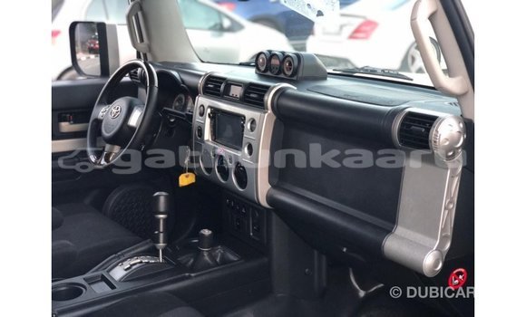 Buy Import Toyota FJ Cruiser White Car in Import - Dubai in Baa Buy Import Toyota FJ Cruiser White Car in Import - Dubai in Baa