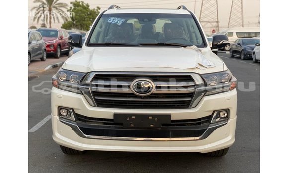 Buy Import Toyota Land Cruiser White Car in Import - Dubai in Baa Buy Import Toyota Land Cruiser White Car in Import - Dubai in Baa