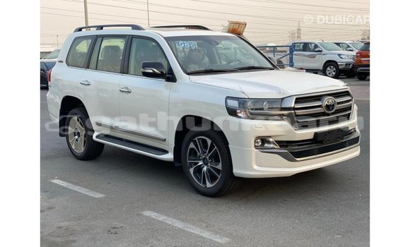 Buy Import Toyota Land Cruiser White Car in Import - Dubai in Baa Buy Import Toyota Land Cruiser White Car in Import - Dubai in Baa