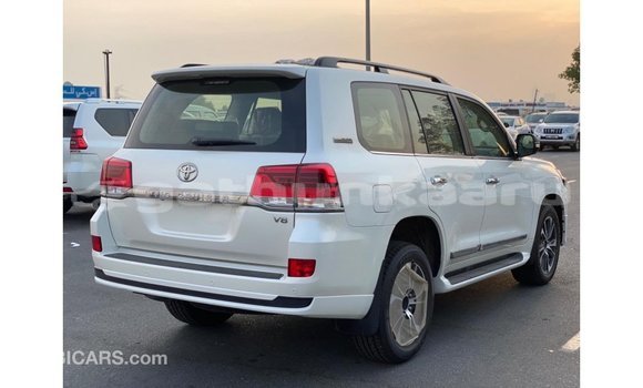 Buy Import Toyota Land Cruiser White Car in Import - Dubai in Baa Buy Import Toyota Land Cruiser White Car in Import - Dubai in Baa
