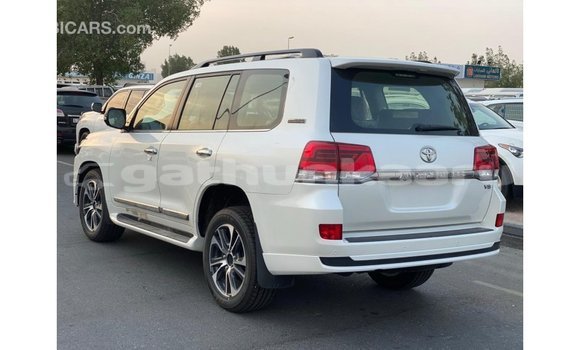 Buy Import Toyota Land Cruiser White Car in Import - Dubai in Baa Buy Import Toyota Land Cruiser White Car in Import - Dubai in Baa