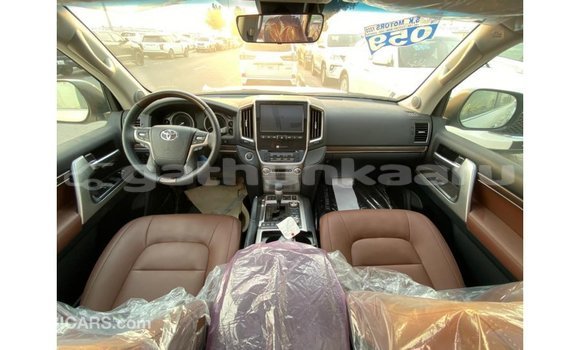 Buy Import Toyota Land Cruiser White Car in Import - Dubai in Baa Buy Import Toyota Land Cruiser White Car in Import - Dubai in Baa