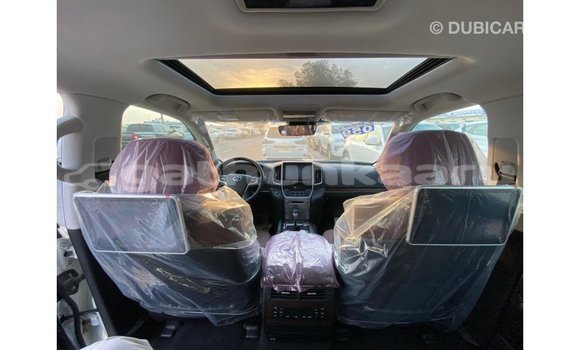 Buy Import Toyota Land Cruiser White Car in Import - Dubai in Baa Buy Import Toyota Land Cruiser White Car in Import - Dubai in Baa