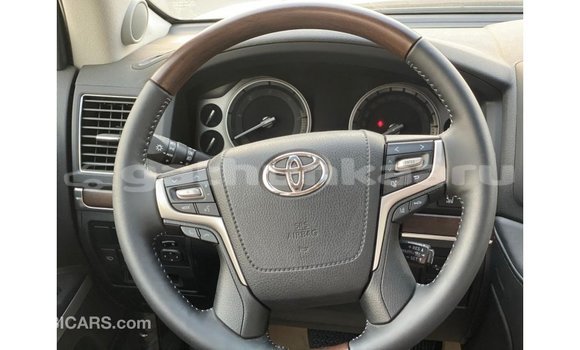 Buy Import Toyota Land Cruiser White Car in Import - Dubai in Baa Buy Import Toyota Land Cruiser White Car in Import - Dubai in Baa