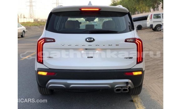 Buy Import Kia Carens White Car in Import - Dubai in Baa Buy Import Kia Carens White Car in Import - Dubai in Baa