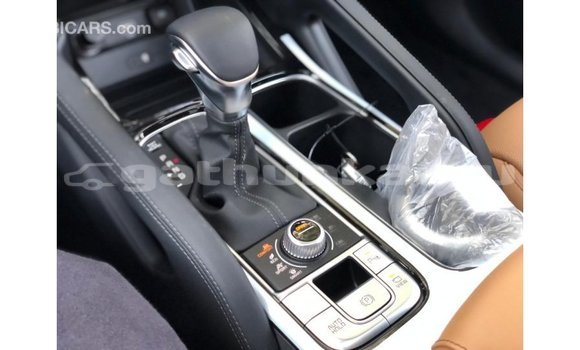 Buy Import Kia Carens White Car in Import - Dubai in Baa Buy Import Kia Carens White Car in Import - Dubai in Baa