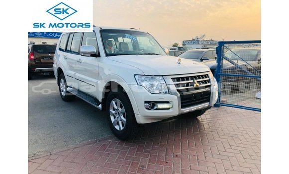 Buy Import Mitsubishi Pajero White Car in Import - Dubai in Baa
