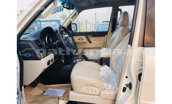 Buy Import Mitsubishi Pajero White Car in Import - Dubai in Baa Buy Import Mitsubishi Pajero White Car in Import - Dubai in Baa