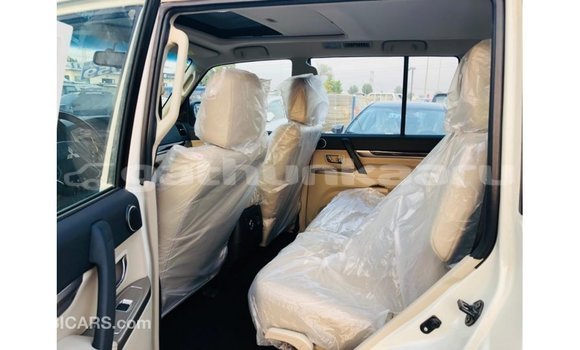 Buy Import Mitsubishi Pajero White Car in Import - Dubai in Baa Buy Import Mitsubishi Pajero White Car in Import - Dubai in Baa
