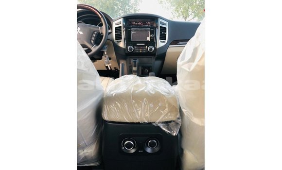Buy Import Mitsubishi Pajero White Car in Import - Dubai in Baa Buy Import Mitsubishi Pajero White Car in Import - Dubai in Baa