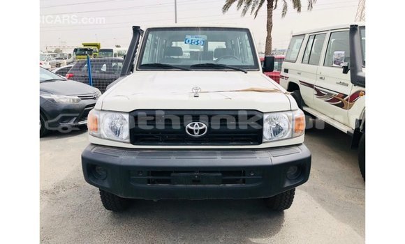 Buy Import Toyota Land Cruiser White Car in Import - Dubai in Baa Buy Import Toyota Land Cruiser White Car in Import - Dubai in Baa