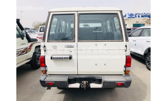 Buy Import Toyota Land Cruiser White Car in Import - Dubai in Baa Buy Import Toyota Land Cruiser White Car in Import - Dubai in Baa