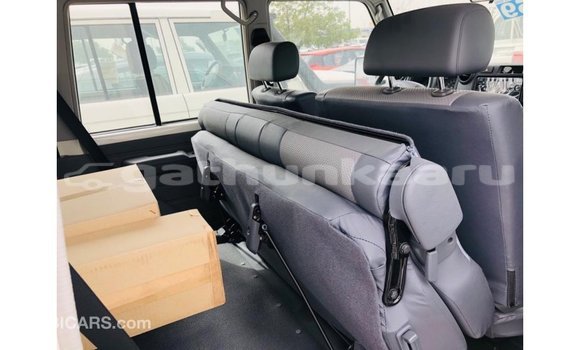 Buy Import Toyota Land Cruiser White Car in Import - Dubai in Baa Buy Import Toyota Land Cruiser White Car in Import - Dubai in Baa