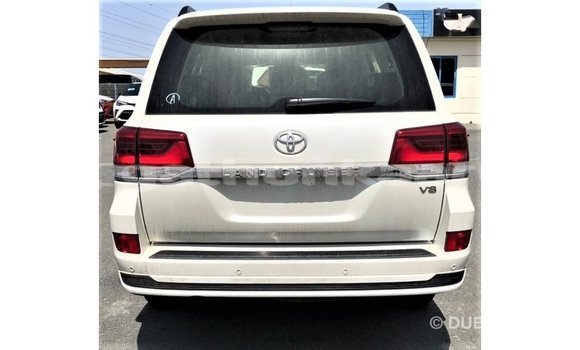Buy Import Toyota Land Cruiser White Car in Import - Dubai in Baa Buy Import Toyota Land Cruiser White Car in Import - Dubai in Baa