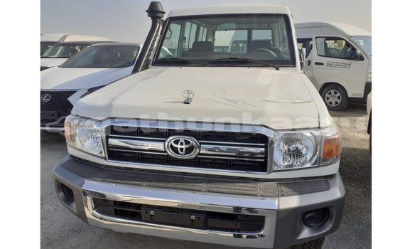 Buy Import Toyota Land Cruiser White Car in Import - Dubai in Baa Buy Import Toyota Land Cruiser White Car in Import - Dubai in Baa