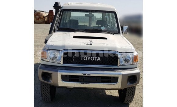 Buy Import Toyota Land Cruiser White Car in Import - Dubai in Baa Buy Import Toyota Land Cruiser White Car in Import - Dubai in Baa