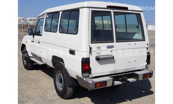 Buy Import Toyota Land Cruiser White Car in Import - Dubai in Baa Buy Import Toyota Land Cruiser White Car in Import - Dubai in Baa