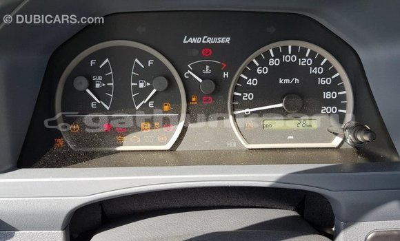 Buy Import Toyota Land Cruiser White Car in Import - Dubai in Baa Buy Import Toyota Land Cruiser White Car in Import - Dubai in Baa