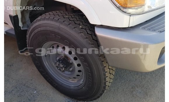 Buy Import Toyota Land Cruiser White Car in Import - Dubai in Baa Buy Import Toyota Land Cruiser White Car in Import - Dubai in Baa
