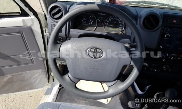 Buy Import Toyota Land Cruiser White Car in Import - Dubai in Baa Buy Import Toyota Land Cruiser White Car in Import - Dubai in Baa
