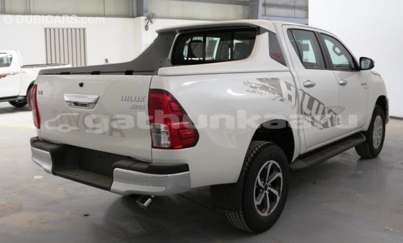 Buy Import Toyota Hilux White Car in Import - Dubai in Baa Buy Import Toyota Hilux White Car in Import - Dubai in Baa