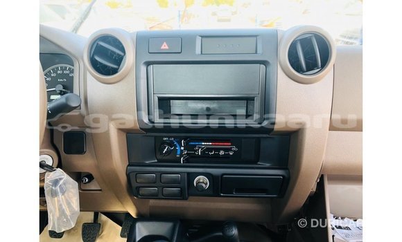 Buy Import Toyota Land Cruiser Beige Car in Import - Dubai in Baa Buy Import Toyota Land Cruiser Beige Car in Import - Dubai in Baa