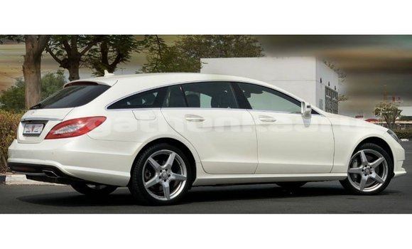 Buy Import Mercedes-Benz 190 White Car in Import - Dubai in Baa Buy Import Mercedes-Benz 190 White Car in Import - Dubai in Baa