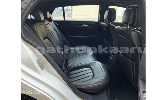 Buy Import Mercedes-Benz 190 White Car in Import - Dubai in Baa Buy Import Mercedes-Benz 190 White Car in Import - Dubai in Baa