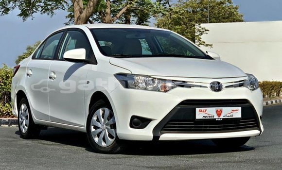 Buy Import Toyota Yaris White Car in Import - Dubai in Baa