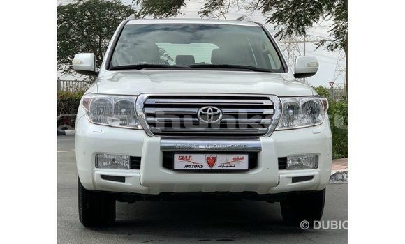 Buy Import Toyota Land Cruiser White Car in Import - Dubai in Baa Buy Import Toyota Land Cruiser White Car in Import - Dubai in Baa